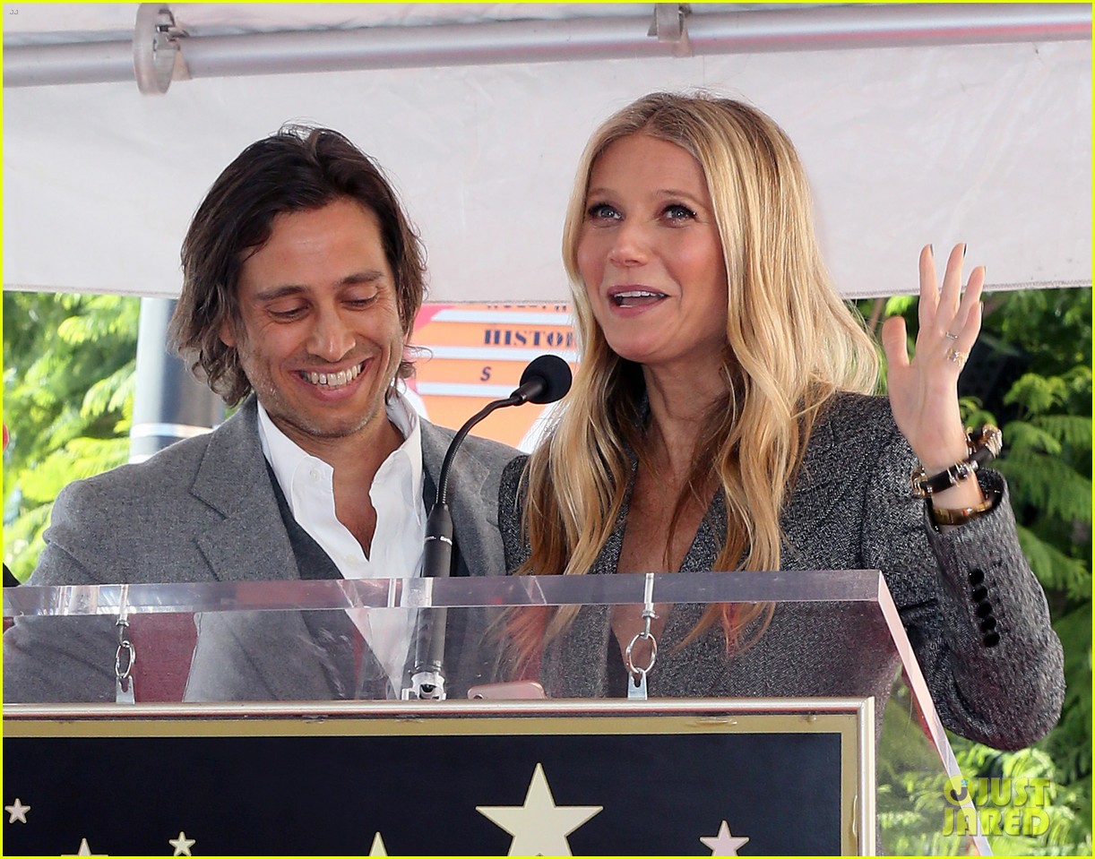 Gwyneth Paltrow & Brad Falchuk Honor Their Matchmaker Ryan Murphy at