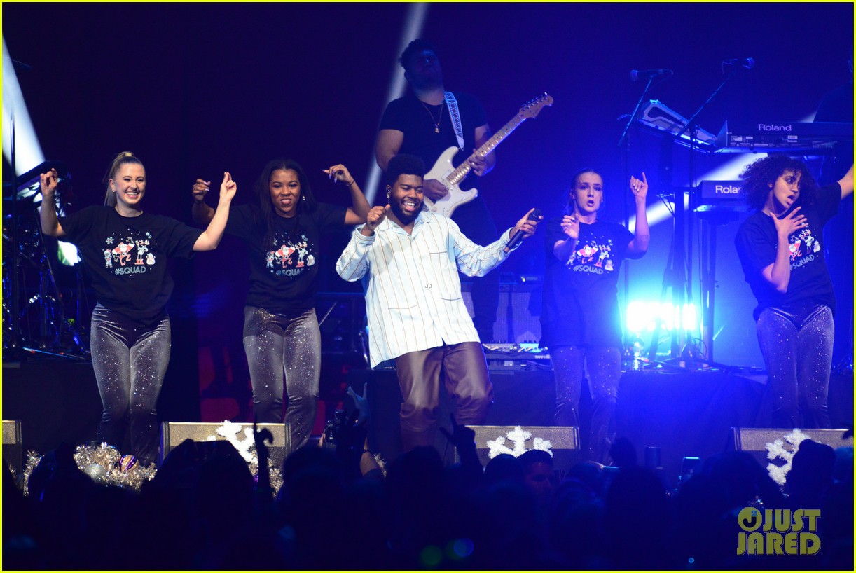 Shawn Mendes & Khalid Have Fun at Tampa Jingle Ball: Photo 4199228