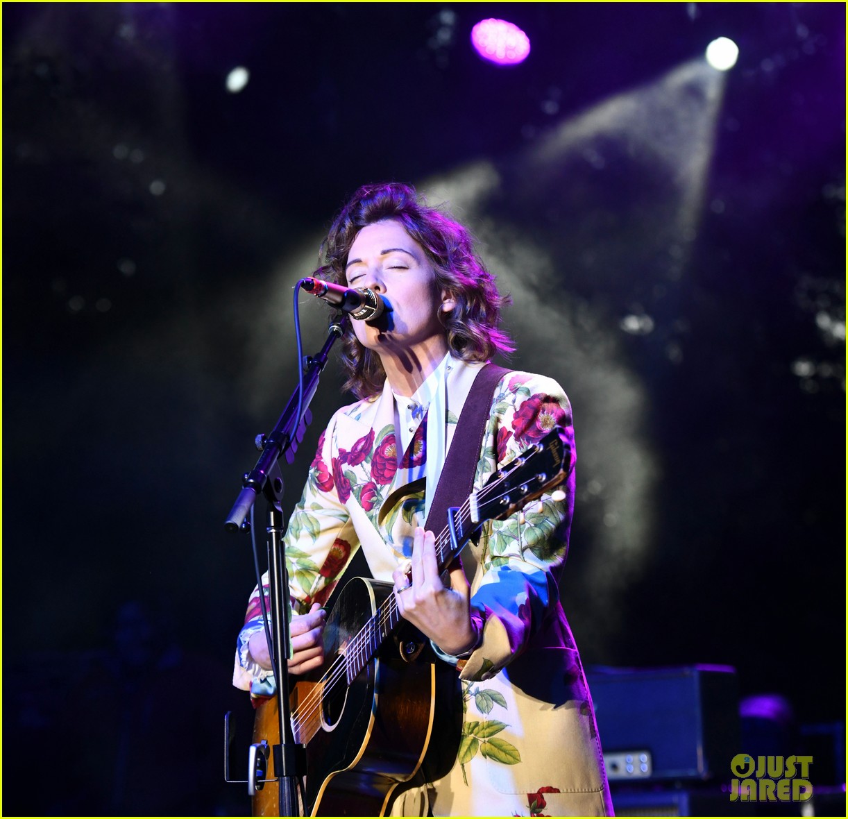 Gwen Stefani, Courteney Cox, Rita Ora & More Help Raise Funds for