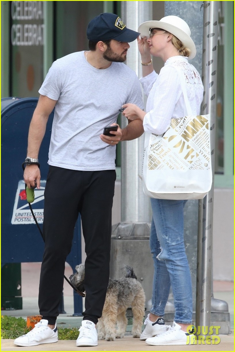 Emily VanCamp & Josh Bowman Share Honeymoon Kisses in Miami!: Photo
