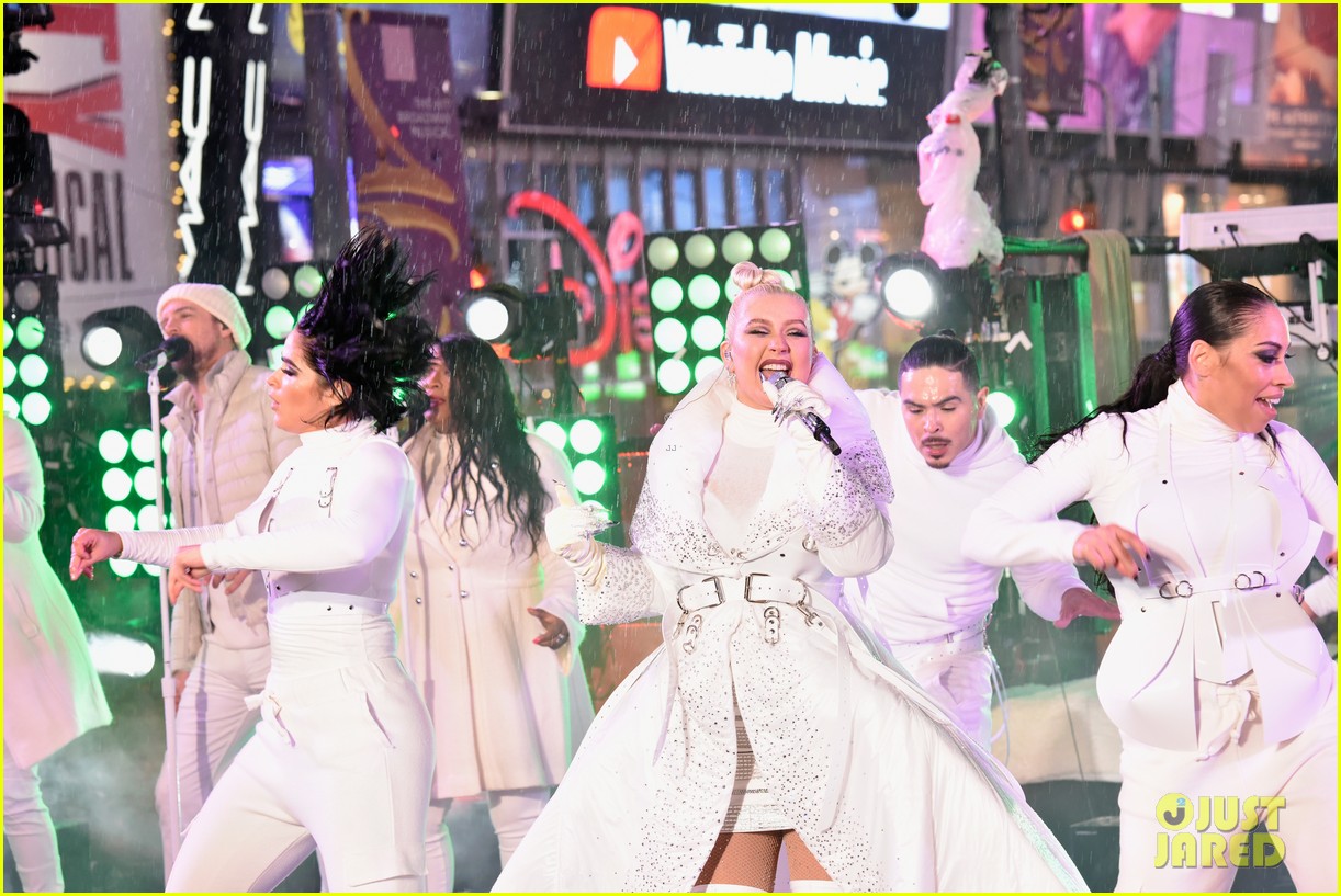 Photo: christina aguilera new years eve times square 20 | Photo 4204137