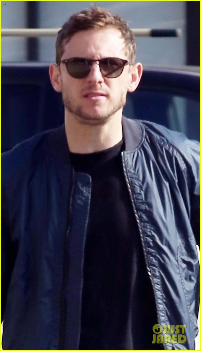 Jamie Bell Steps Out After Baby News Was Revealed! Photo 4209924