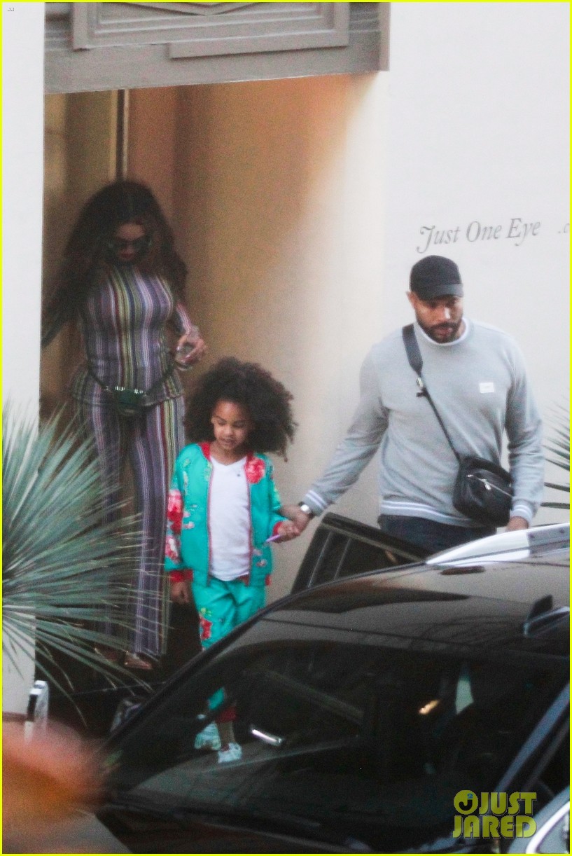 Beyonce Compares Current Blue Ivy Photo to Her Younger Self!: Photo