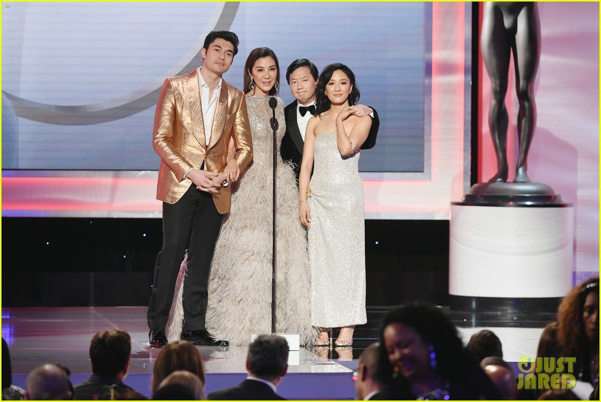 Henry Golding, Michelle Yeoh, & 'Crazy Rich Asians' Cast Dress to(02)