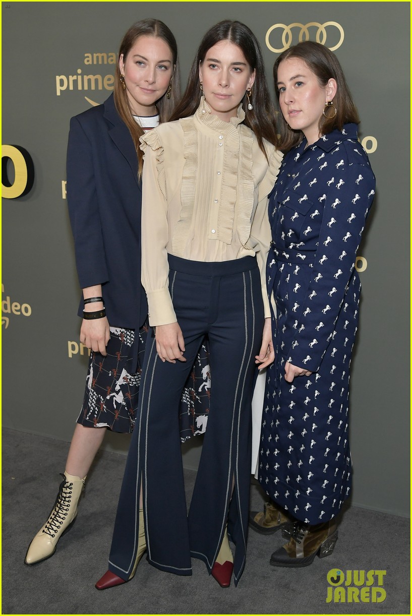 Haim & Nicole Scherzinger Step Out In Style for Golden Globes After