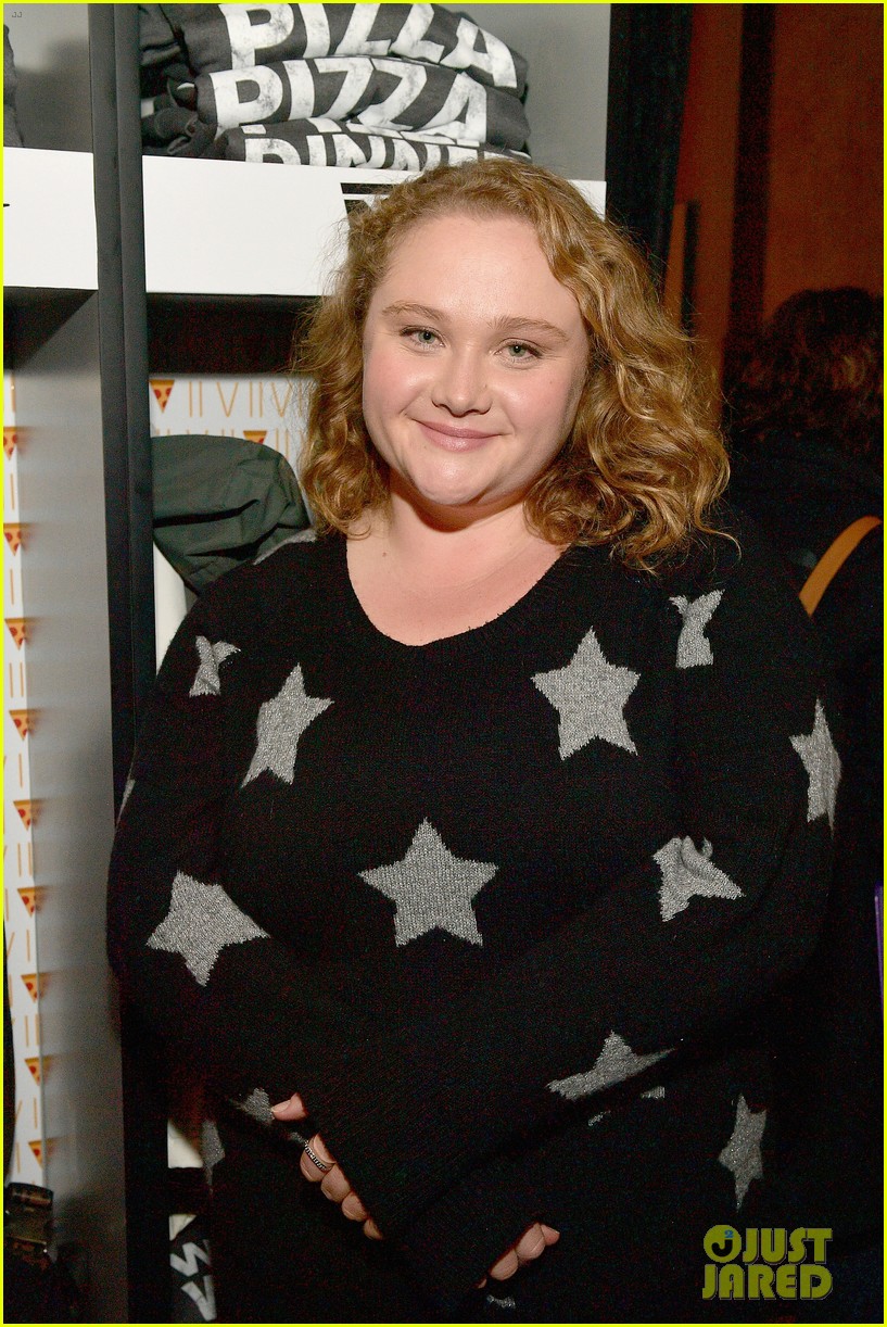 Photo: emma roberts awkwafina eiza gonzalez premiere paradise hills