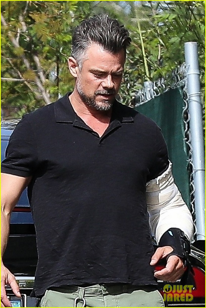 Photo josh duhamel sports arm brace after elbow surgery 01 Photo