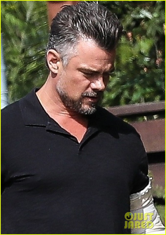 Photo josh duhamel sports arm brace after elbow surgery 06 Photo