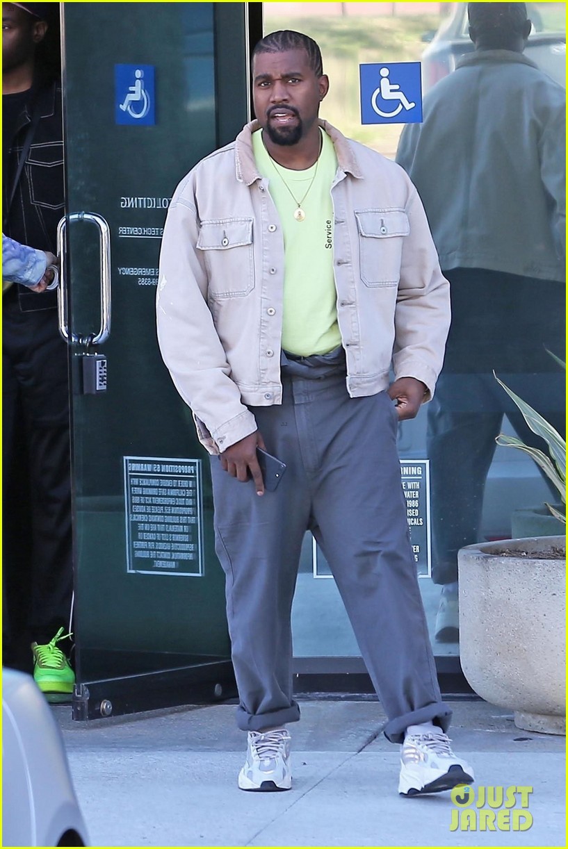 Kanye West Heads Out After Visiting His Office in Calabasas Photo