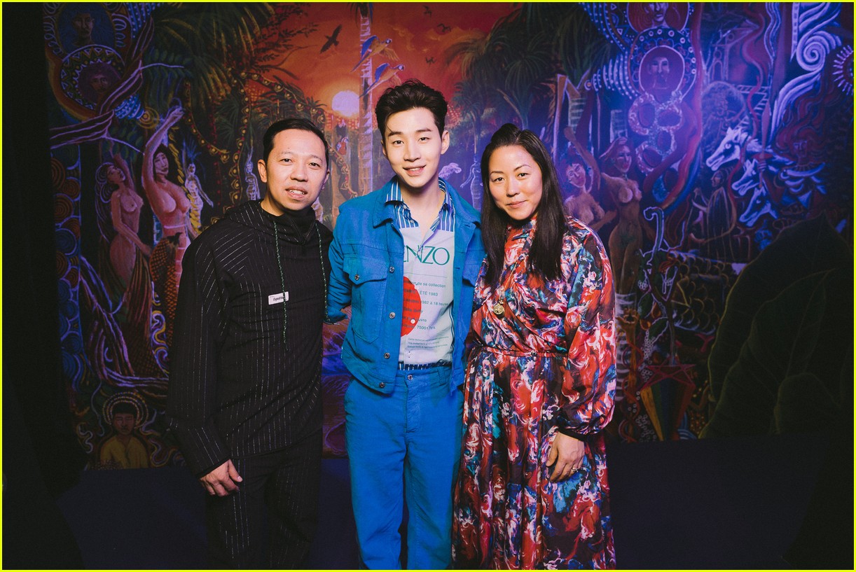 J Balvin, Maisie Williams & Winnie Harlow Attend Kenzo Show During