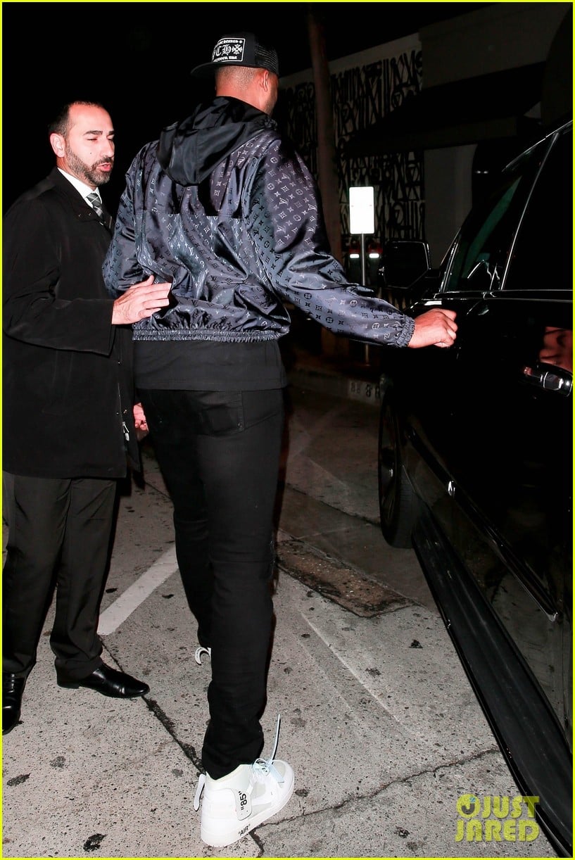 Photo: khloe kardashian tristan thompson craigs after game 22 | Photo