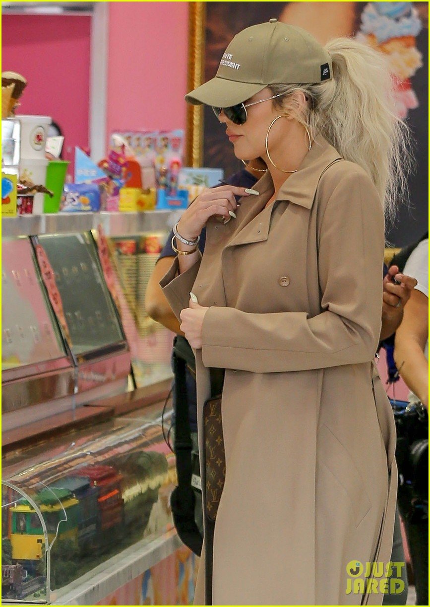 Khloe Kardashian Endorses 'Kanye for President' While Out with Kourtney