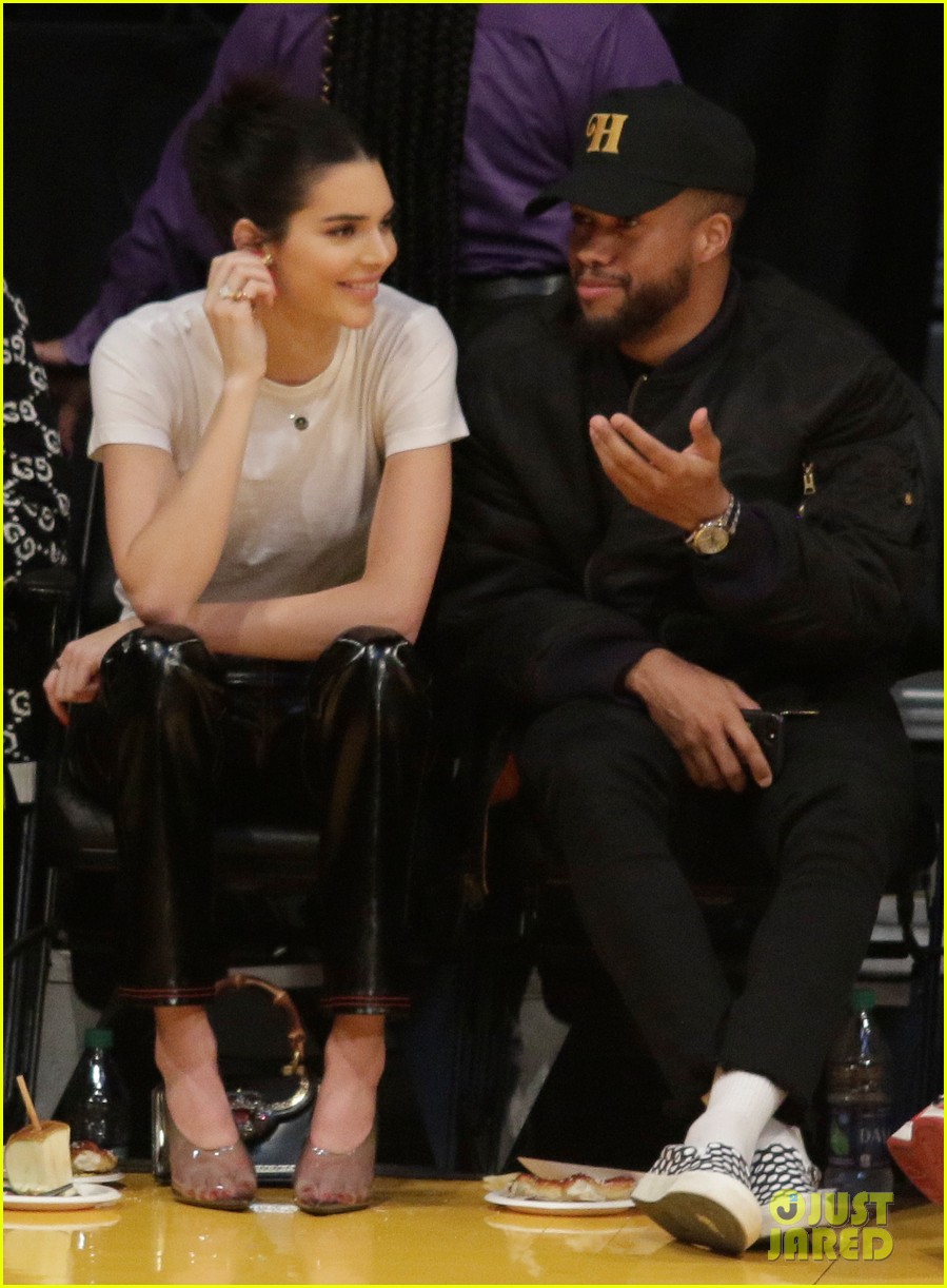 Kendall Jenner & Kourtney Kardashian Support Ben Simmons at 76ers Game