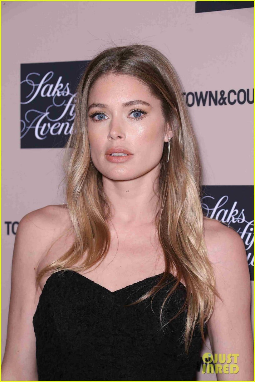 Doutzen Kroes, Kelly Ripa & Hilary Rhoda Step Out for Town & Country