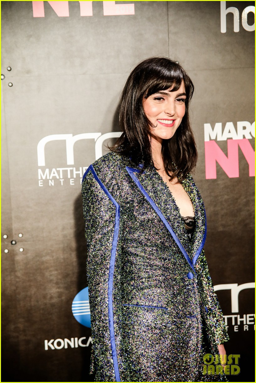 Lindsay Lohan & Robin Thicke Attend Marriott Marquis' New Year's Eve