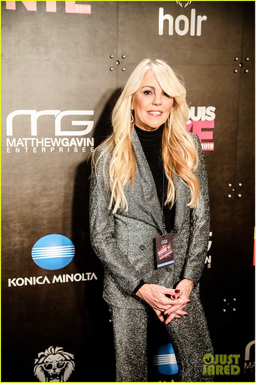 Lindsay Lohan & Robin Thicke Attend Marriott Marquis' New Year's Eve