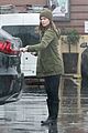 pregnant kate mara does some grocery shopping in the rain 01