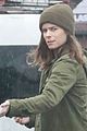pregnant kate mara does some grocery shopping in the rain 04