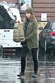pregnant kate mara does some grocery shopping in the rain 05