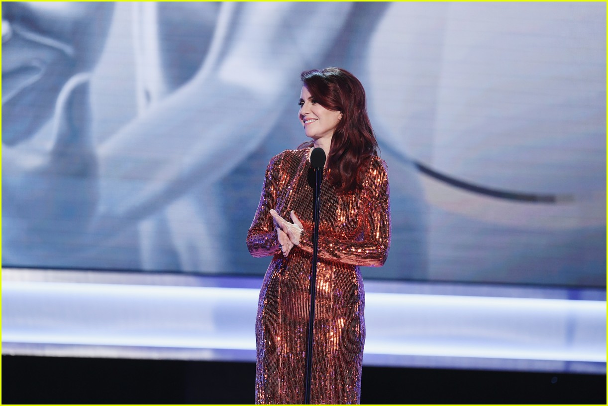 Megan Mullally Pokes Fun at Emma Stone, Emily Blunt & More Nominees