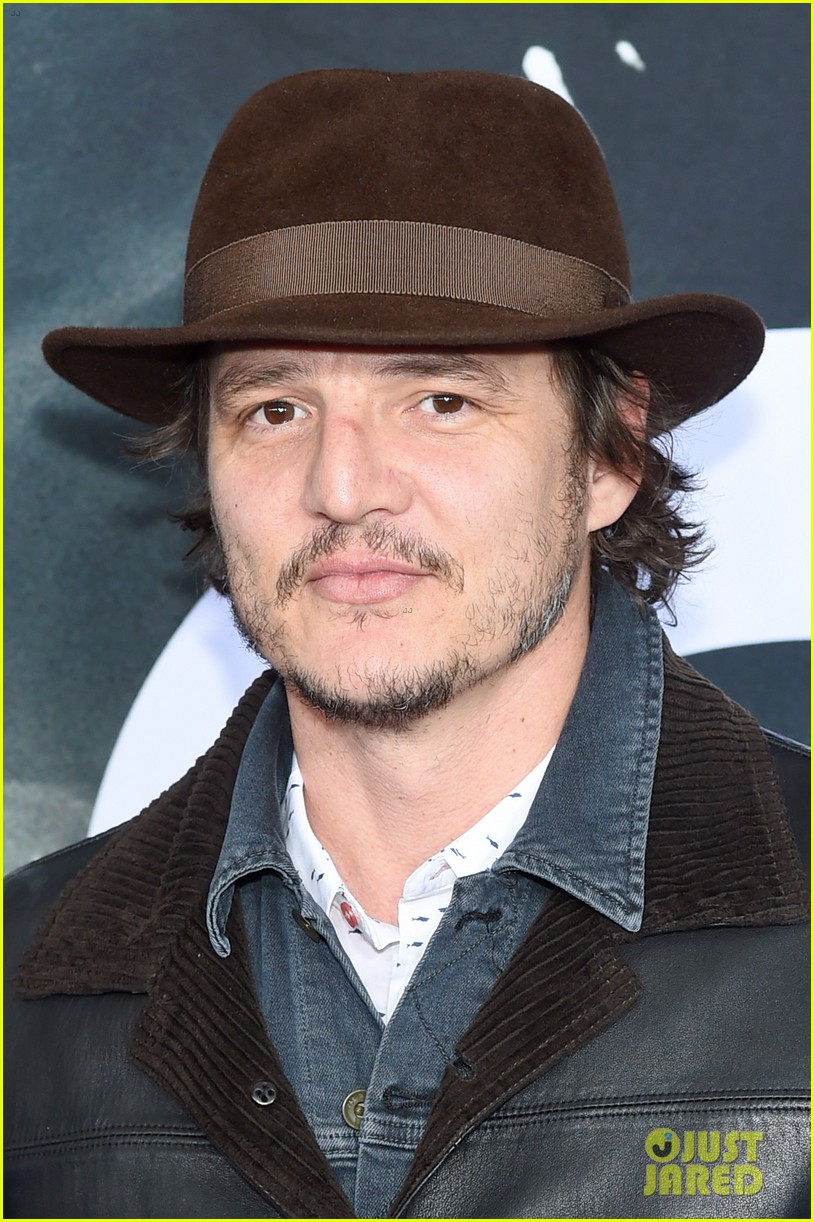 Photo: sarah paulson anya taylor joy glass premiere 04 | Photo 4212735