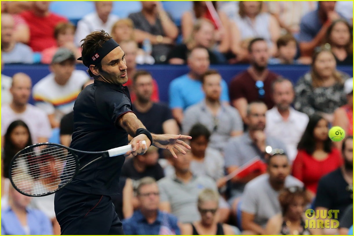 Roger Federer Defeats Serena Williams in Mixed Doubles Match at Hopman
