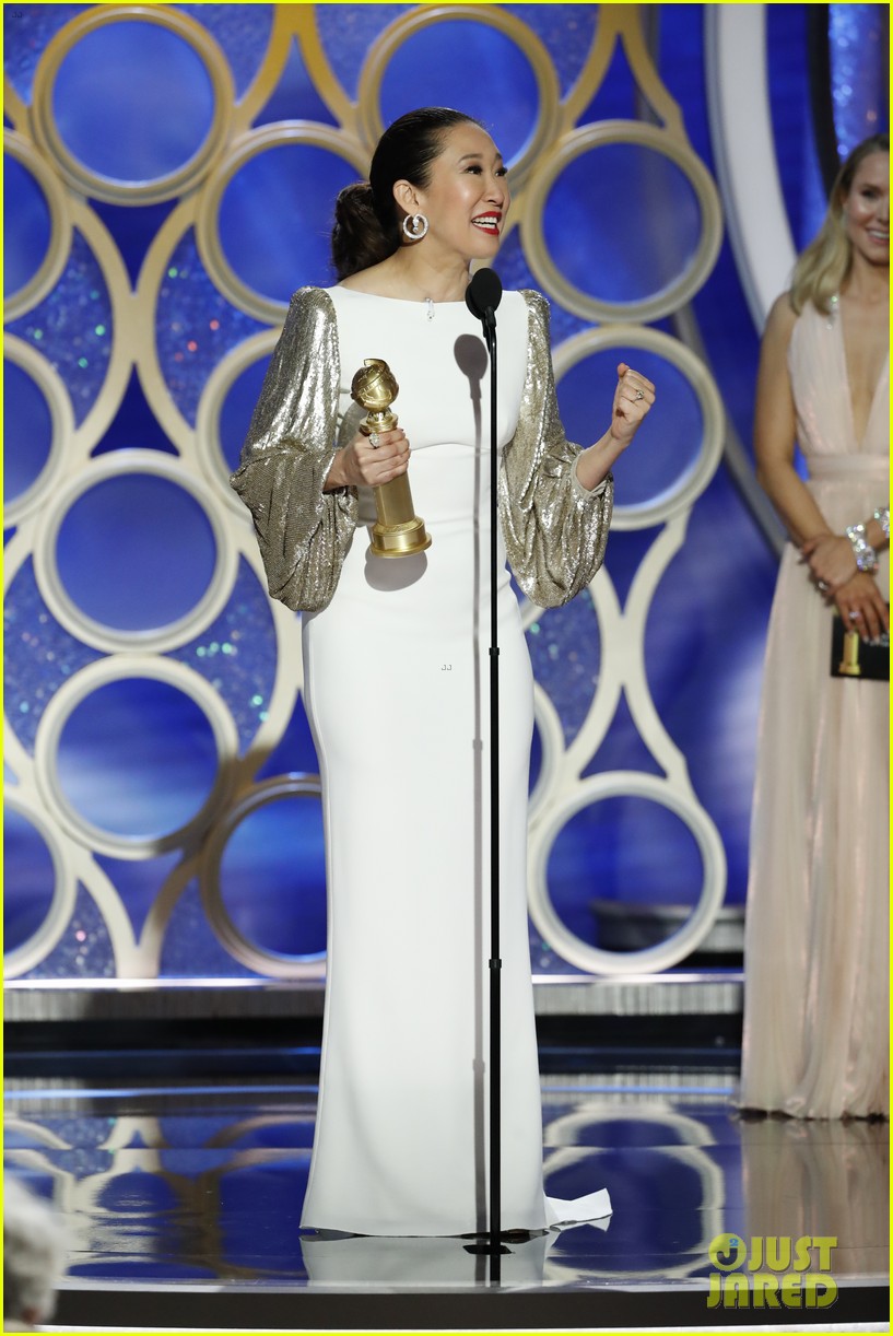 Sandra Oh Wins Another Golden Globe, Dedicates It to Her Parents: Photo