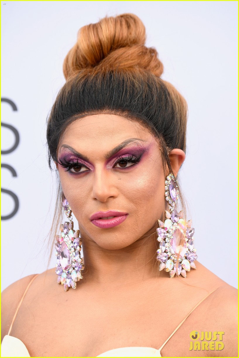 A Star is Born’s Shangela Stuns in Siriano at SAG Awards 2019!: Photo