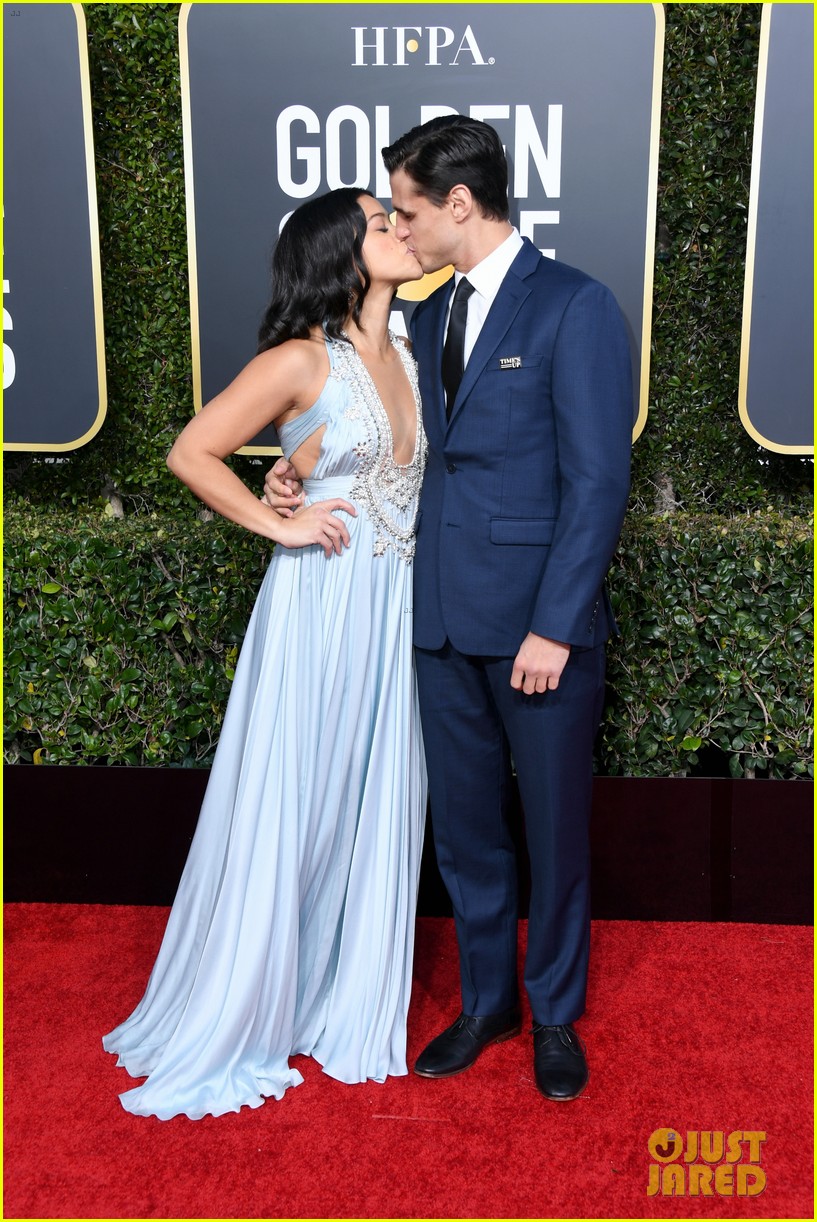 Gina Rodriguez & Fiance Joe LoCicero Share Kiss at Golden Globes 2019 Photo 4206872 Photos