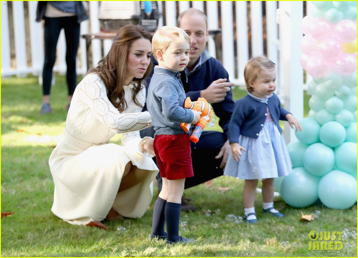 Anne Hathaway Picked Up a Parenting Tip from Kate Middleton & Prince
