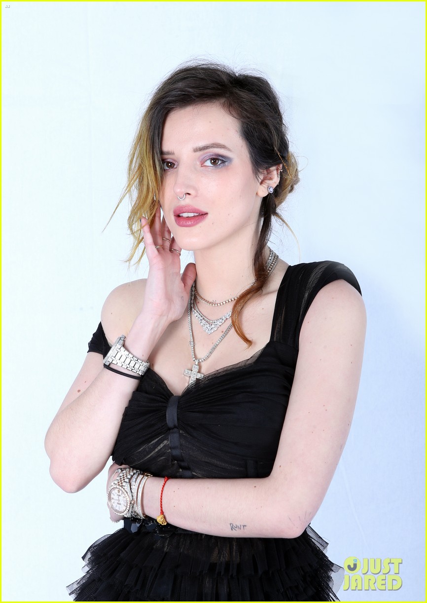 Photo: bella thorne filming italy festival pics 01 | Photo 4221434