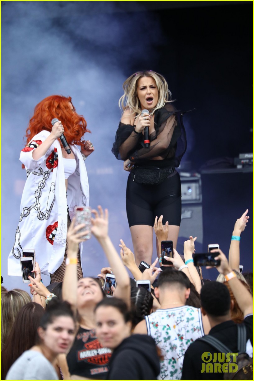 Bella Thorne & Tana Mongeau Split We 'Aren't Together Anymore' Photo