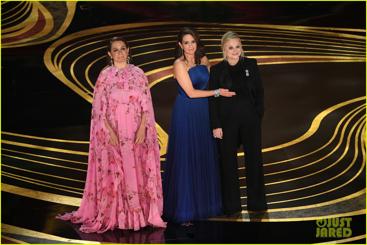 Tina Fey, Amy Poehler, & Maya Rudolph Hilariously Open the Oscars 2019