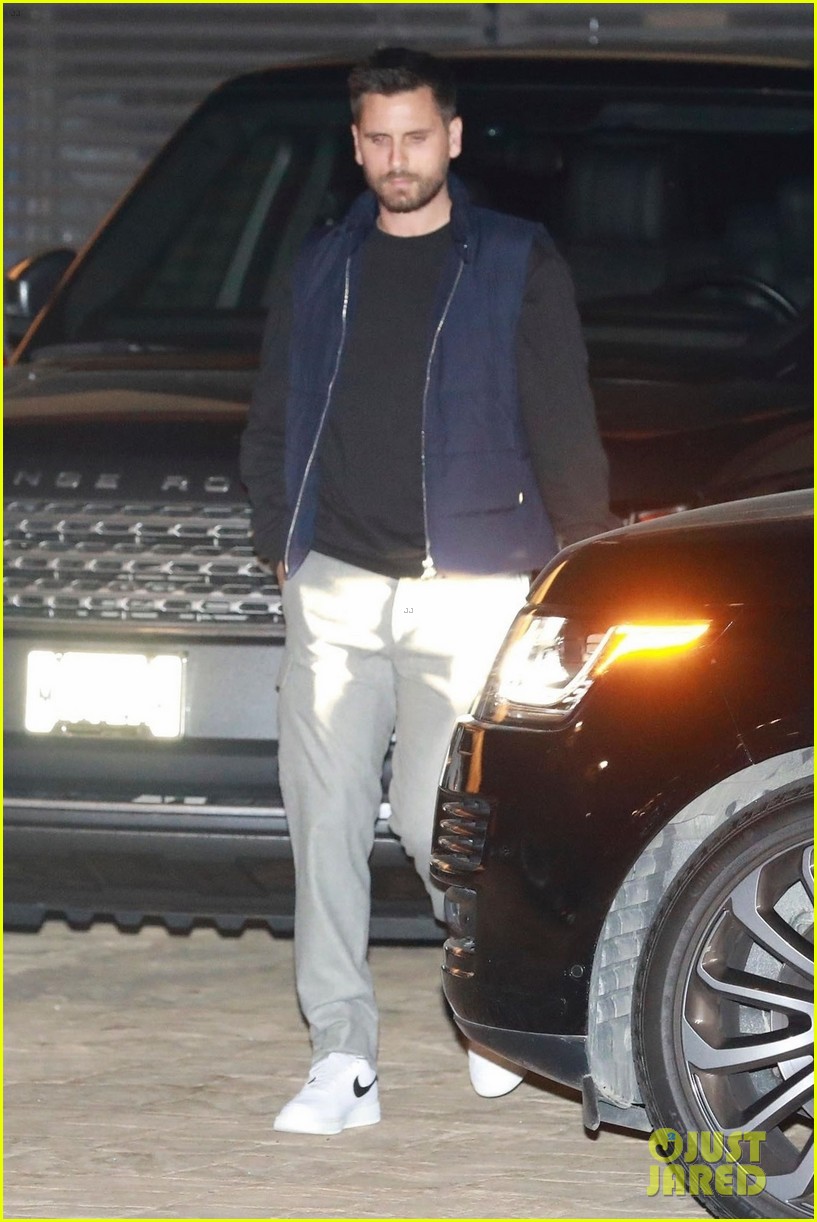 Kourtney Kardashian, Scott Disick, & Kris Jenner Step Out for Jonathan