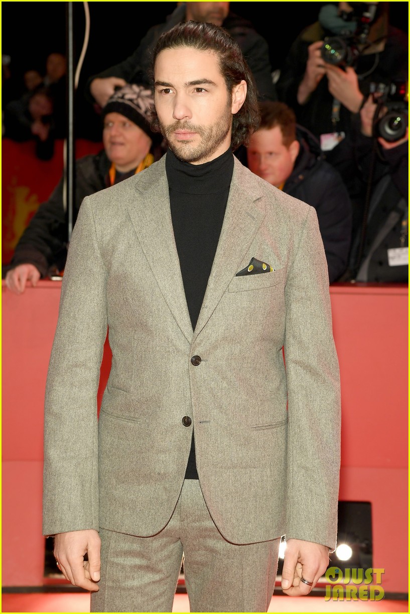 Zoe Kazan & Andrea Riseborough Stun at Berlin Film Festival Premiere of