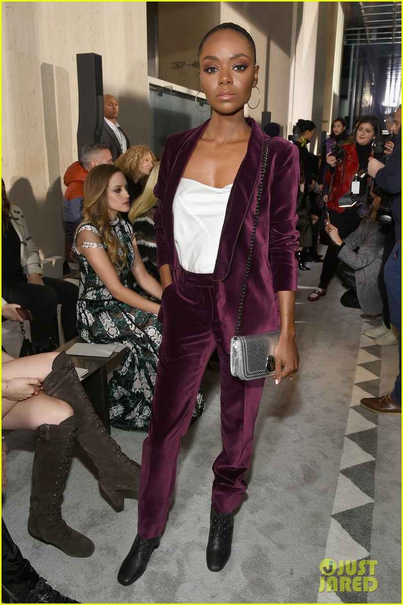 Kendall Jenner Joins Emma Roberts & More Stars at Longchamp's NYFW Show