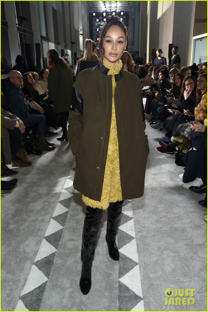 Kendall Jenner Joins Emma Roberts & More Stars at Longchamp's NYFW Show