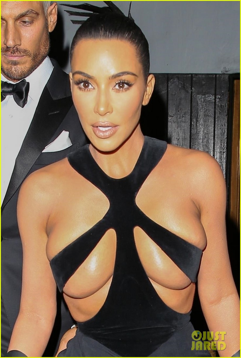 Sexy kim director Kim Kardashian