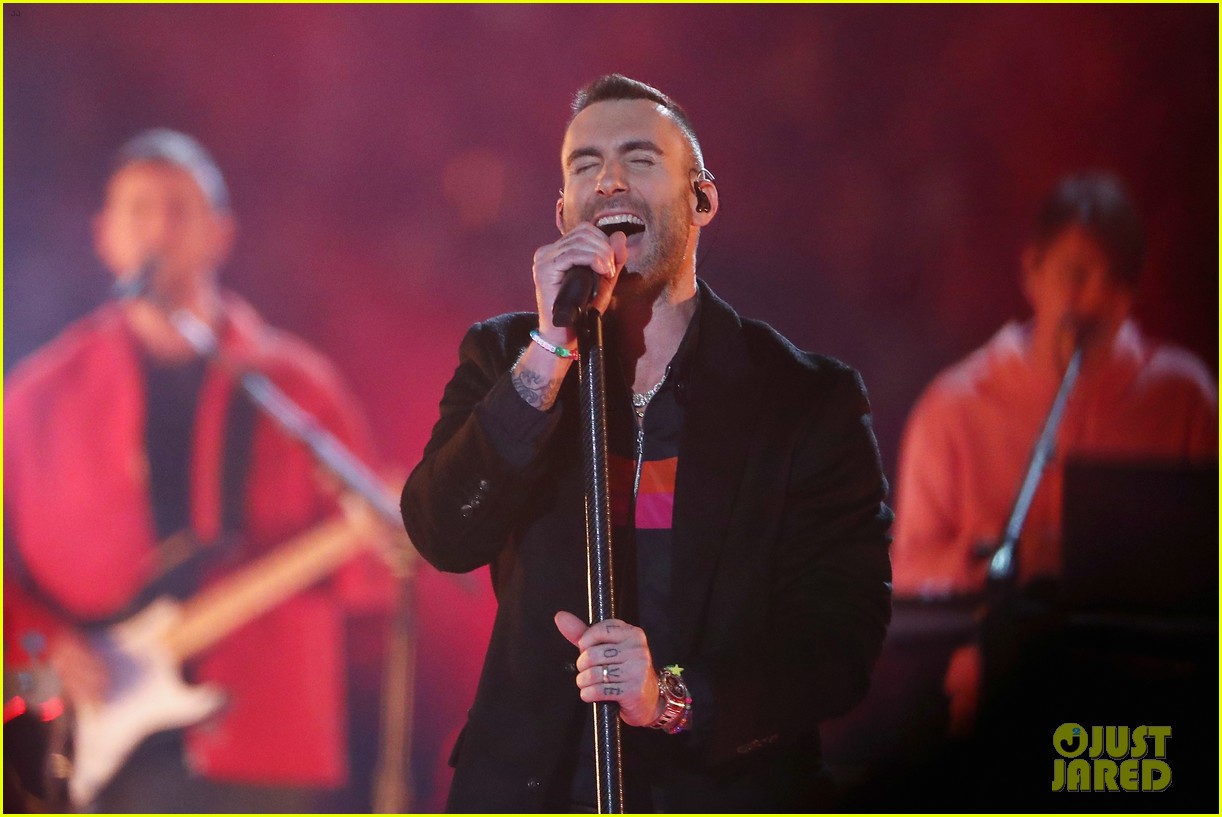 Maroon 5's Super Bowl Halftime Show 2019 Watch Video Now! Photo