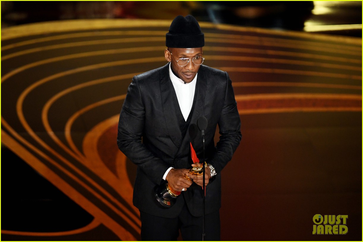 Mahershala Ali Wins Best Supporting Actor at Oscars 2019! Photo