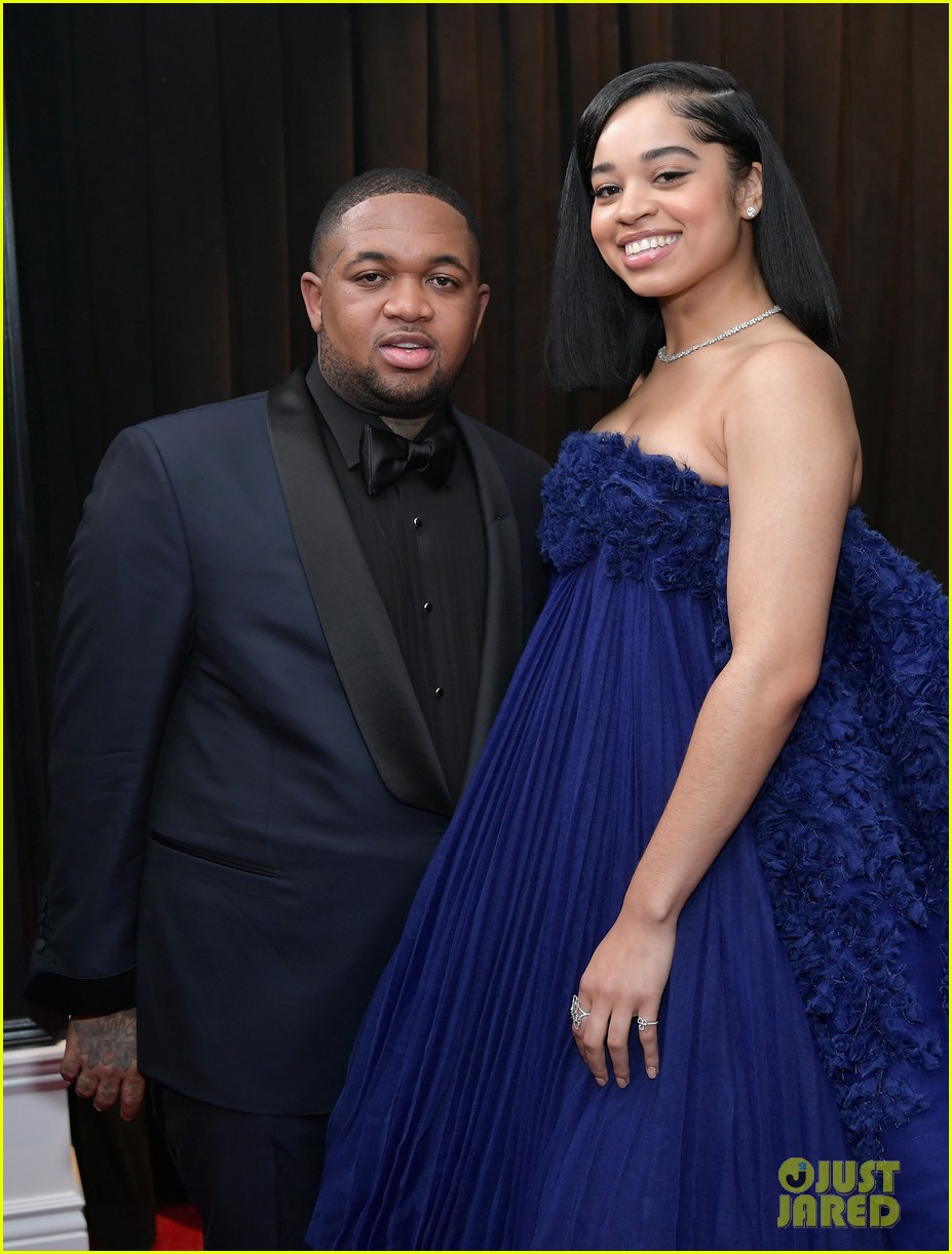 Photo ella mai stuns in navy gown for grammys 03 Photo 4236200
