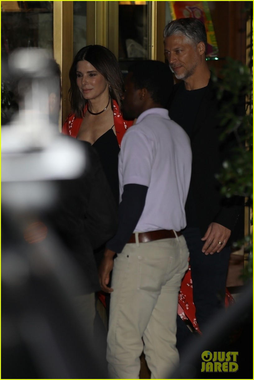 Reese Witherspoon, Paltrow & Sandra Bullock Attend Jennifer