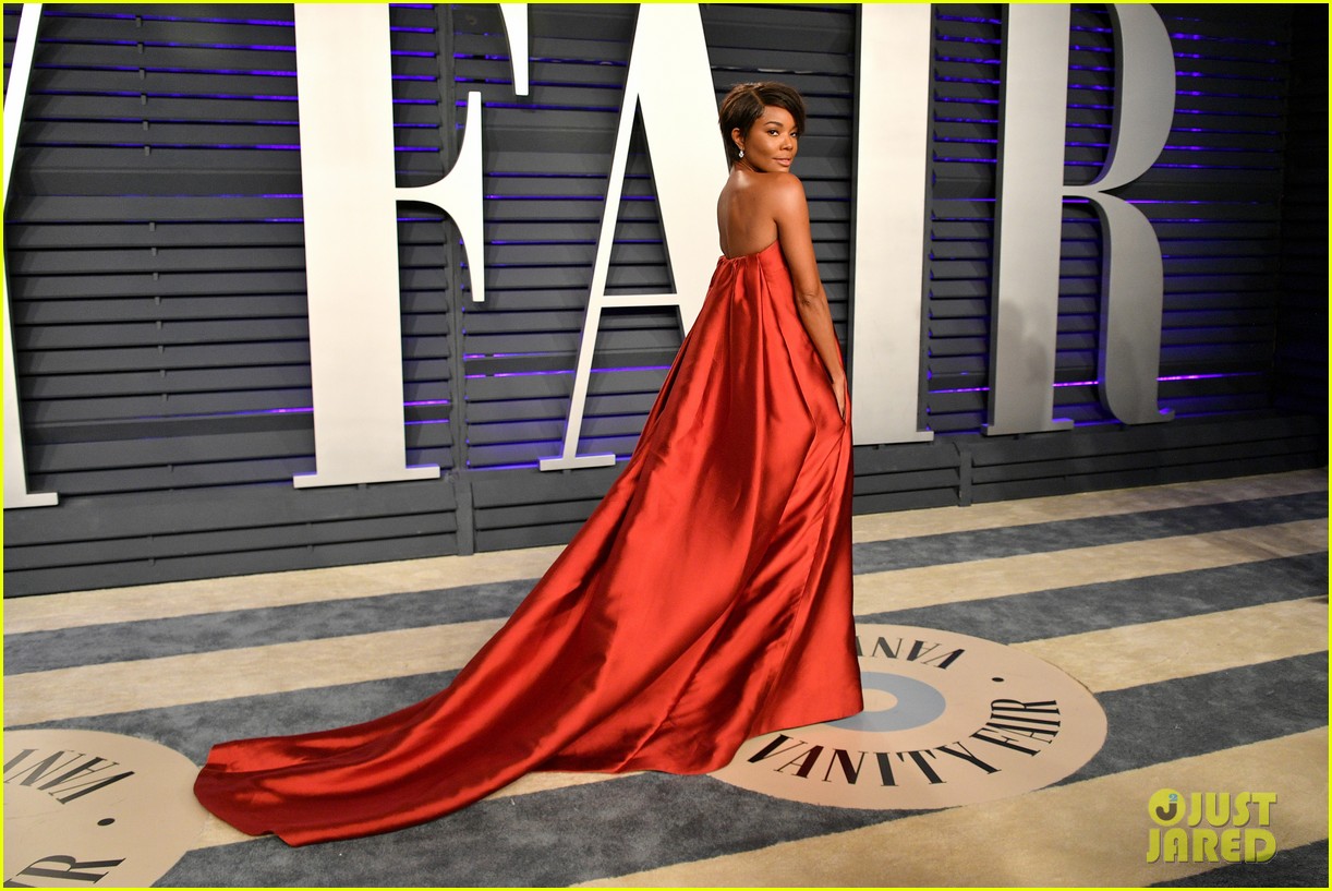 Gabrielle Union, Elizabeth Banks, & Tracee Ellis Ross Stun at Vanity