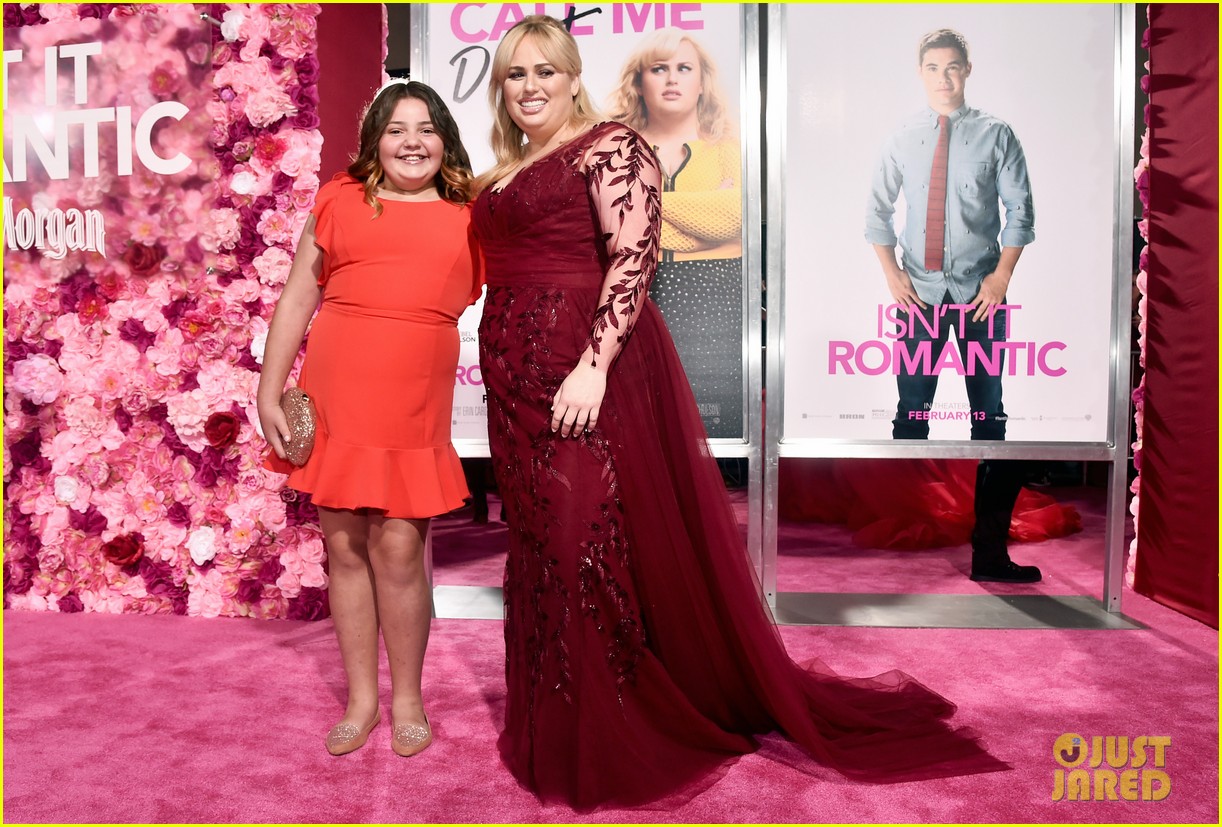Photo: rebel wilson joins isnt it romantic cast at premiere 05 | Photo