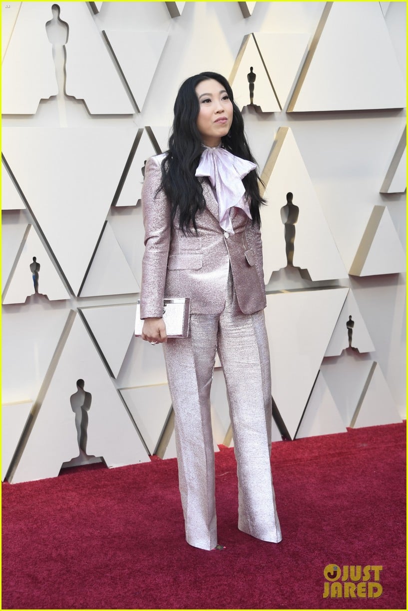 Michelle Yeoh Sparkles In Ball Gown at Oscars 2019 With Awkwafina