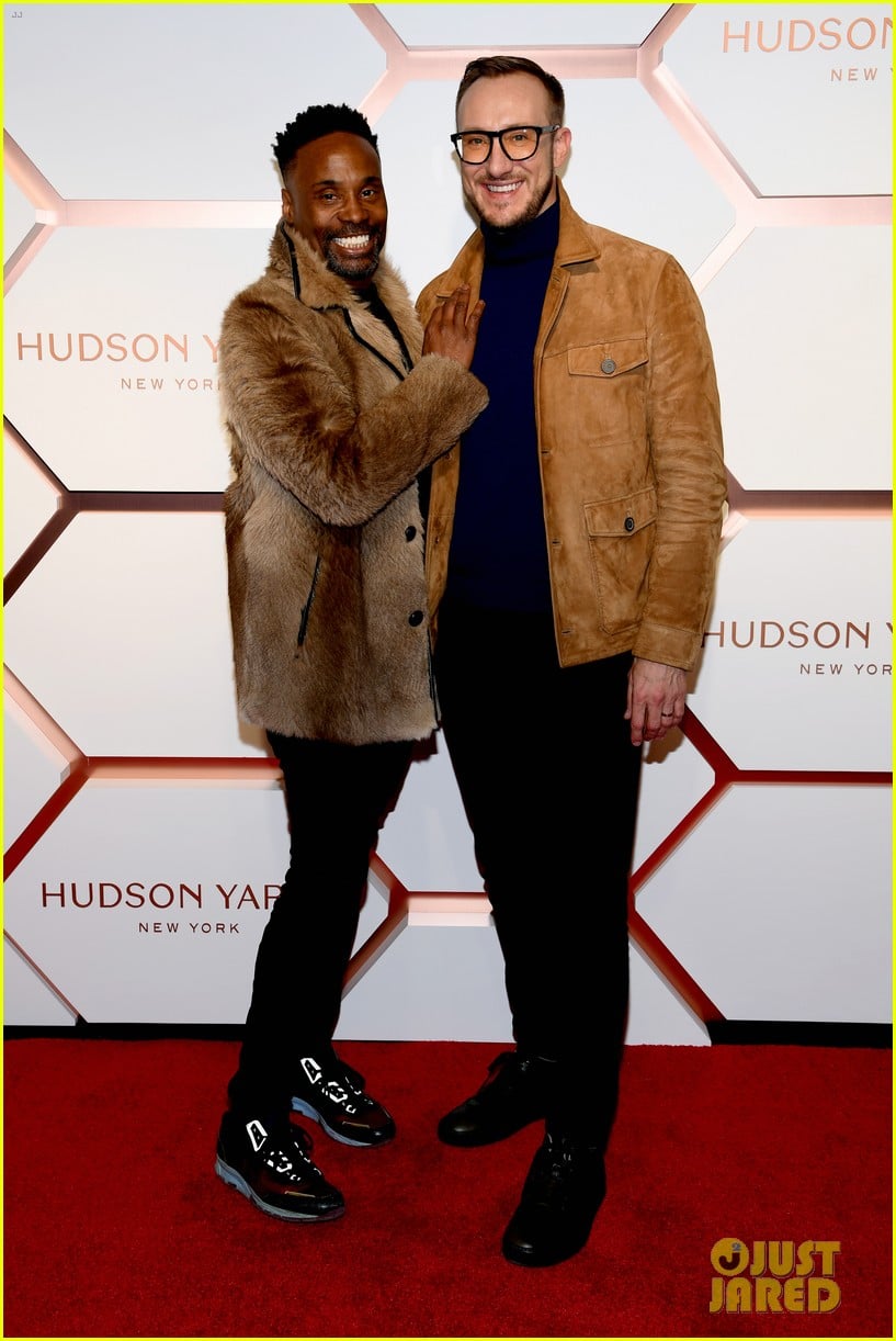 Photo: anne hathaway maggie gyllenhaal hudson yards opening 04 | Photo