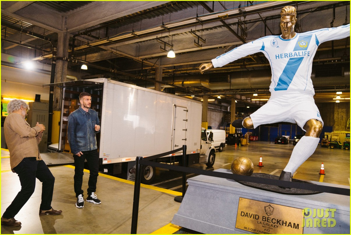 James Corden Pranks David Beckham With Hideous Statue of Himself Watch Here! Photo 4255647