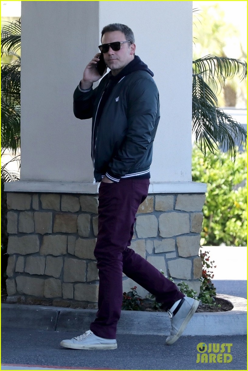 Ben Affleck Heads to a Business Lunch After 'Ellen ...