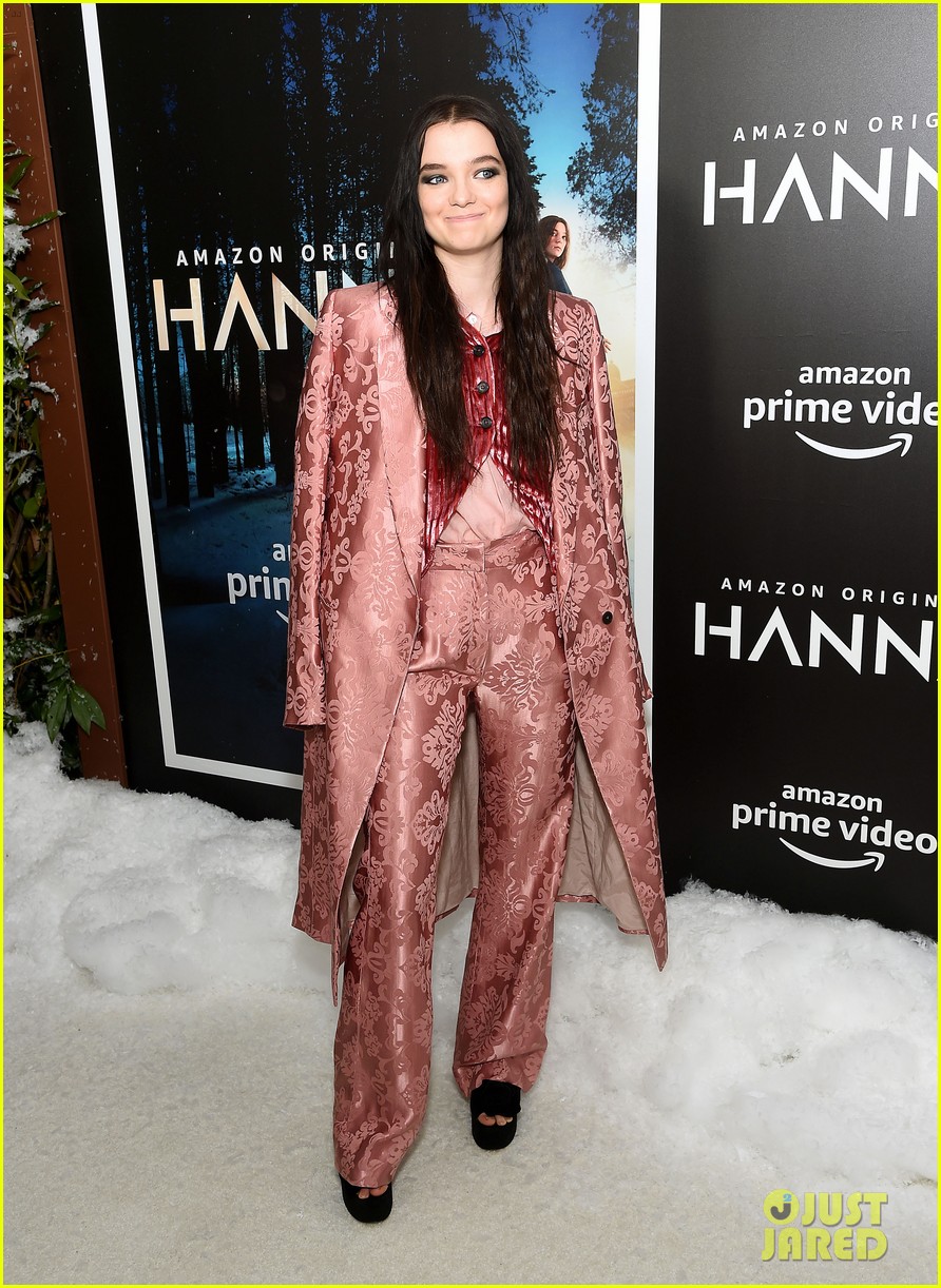 Photo: mireille enos joel kinnaman hanna premiere 17 | Photo 4260830