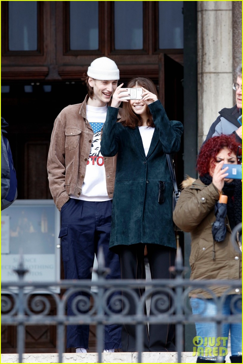 Kaia Gerber & Boyfriend Wellington Grant Go Sightseeing in Paris During